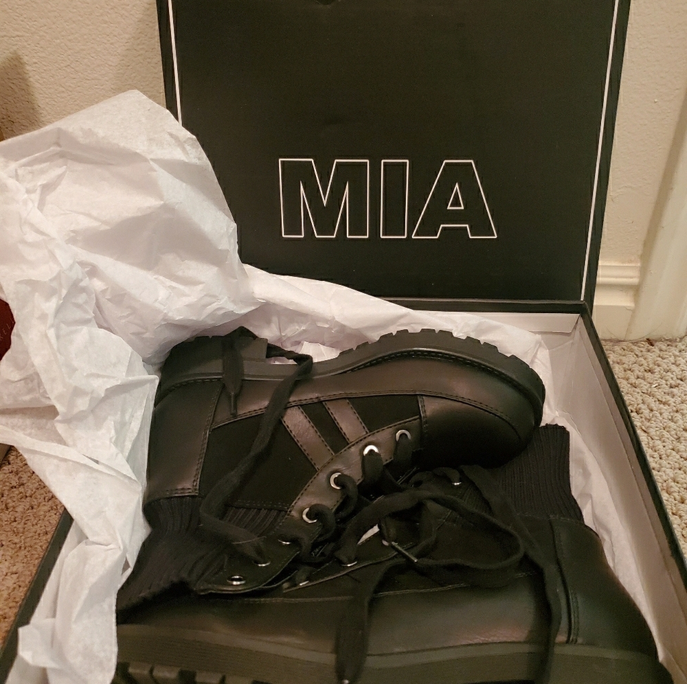 MIA Malcolm Boots